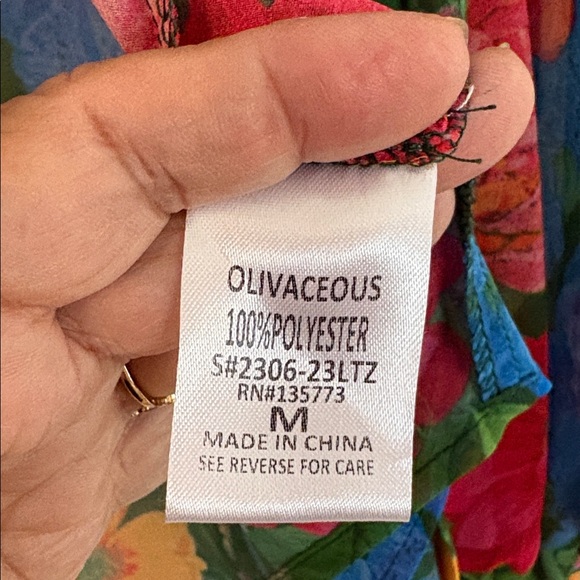 Brand of OLIVCEUS. Floral red and blu and green and  yelow. Size M - Picture 8 of 8